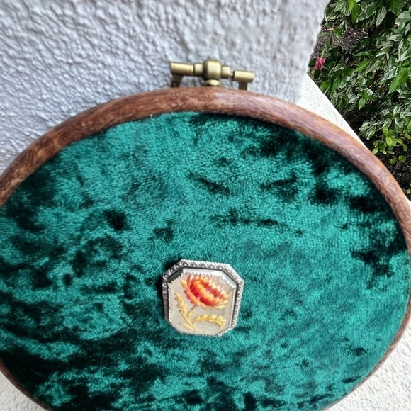 Vintage Victorian Reverse Intaglio Pin Brooch - Picture 10 of 10